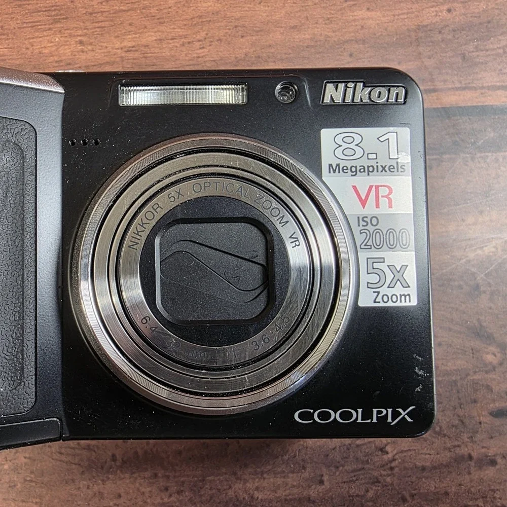 Nikon Coolpix P60 Digital Camera 8.1mp VR ISO 2000 5x Zoom PARTS OR REPAIR